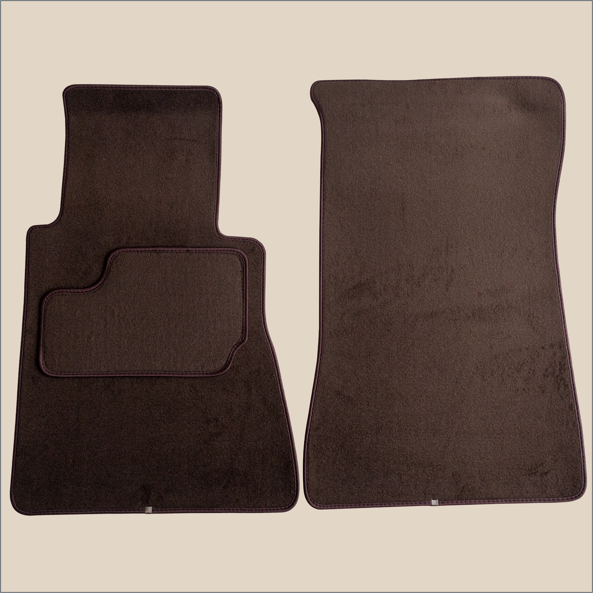 tapis marron avant mercedes w123