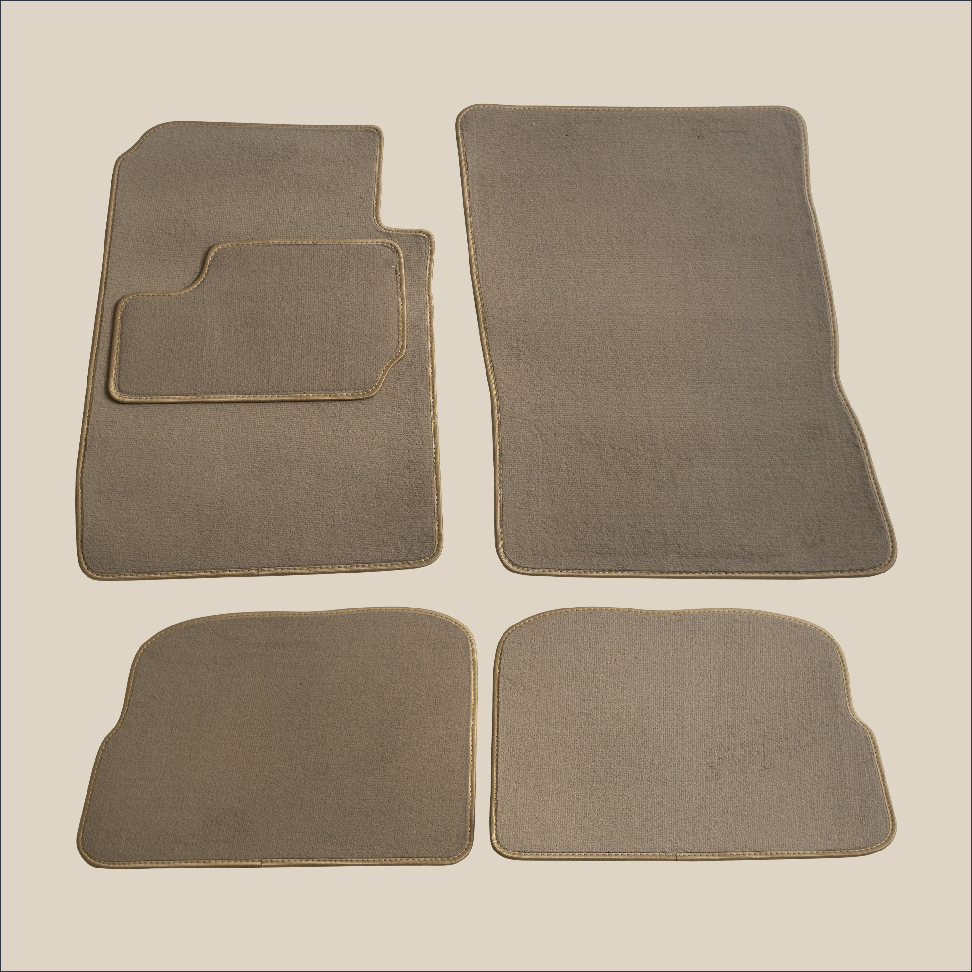 tapis beige ford mustang 1