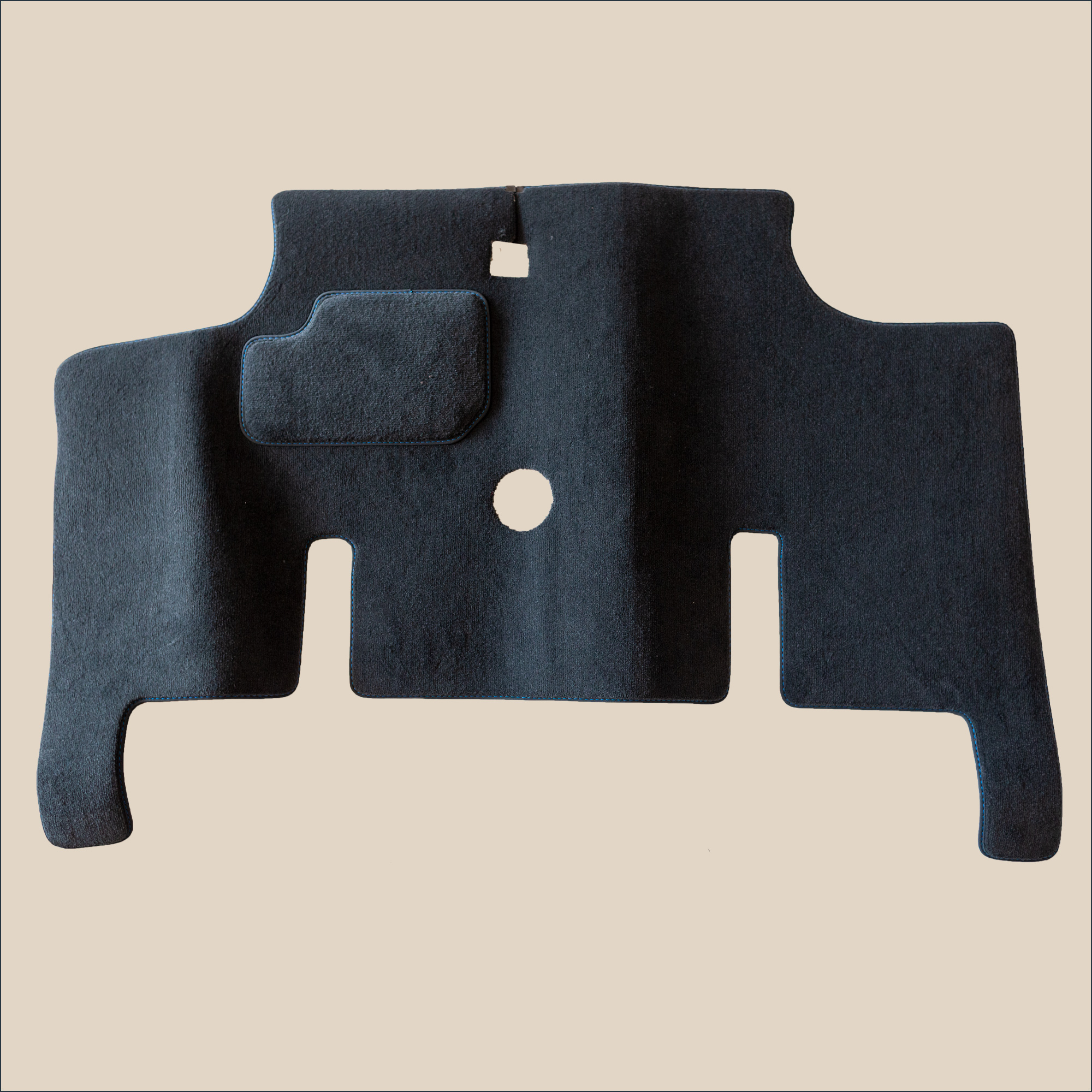 tapis avant dauphine surpiqure bleu