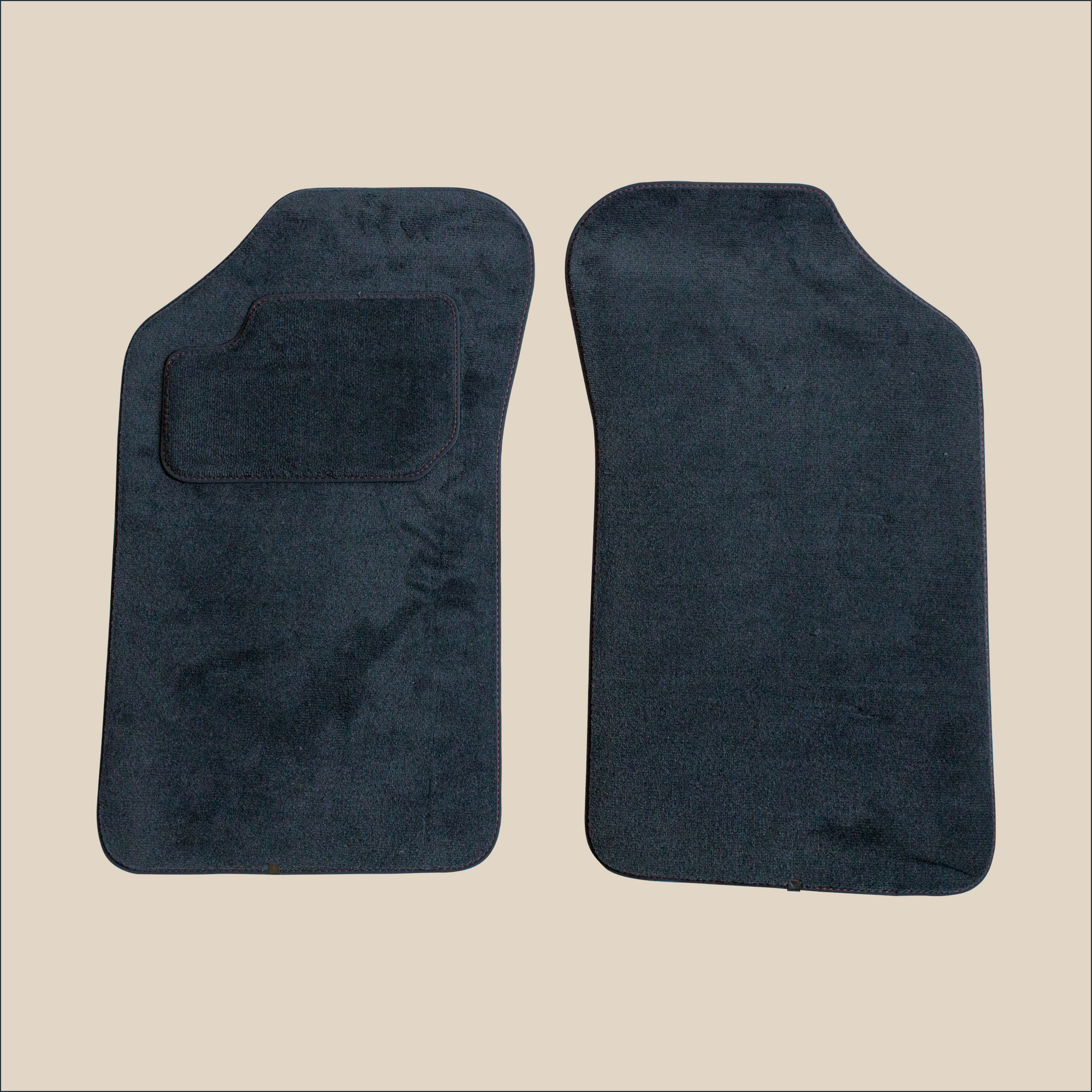 tapis avant peugeot 205 surpiqure rouge