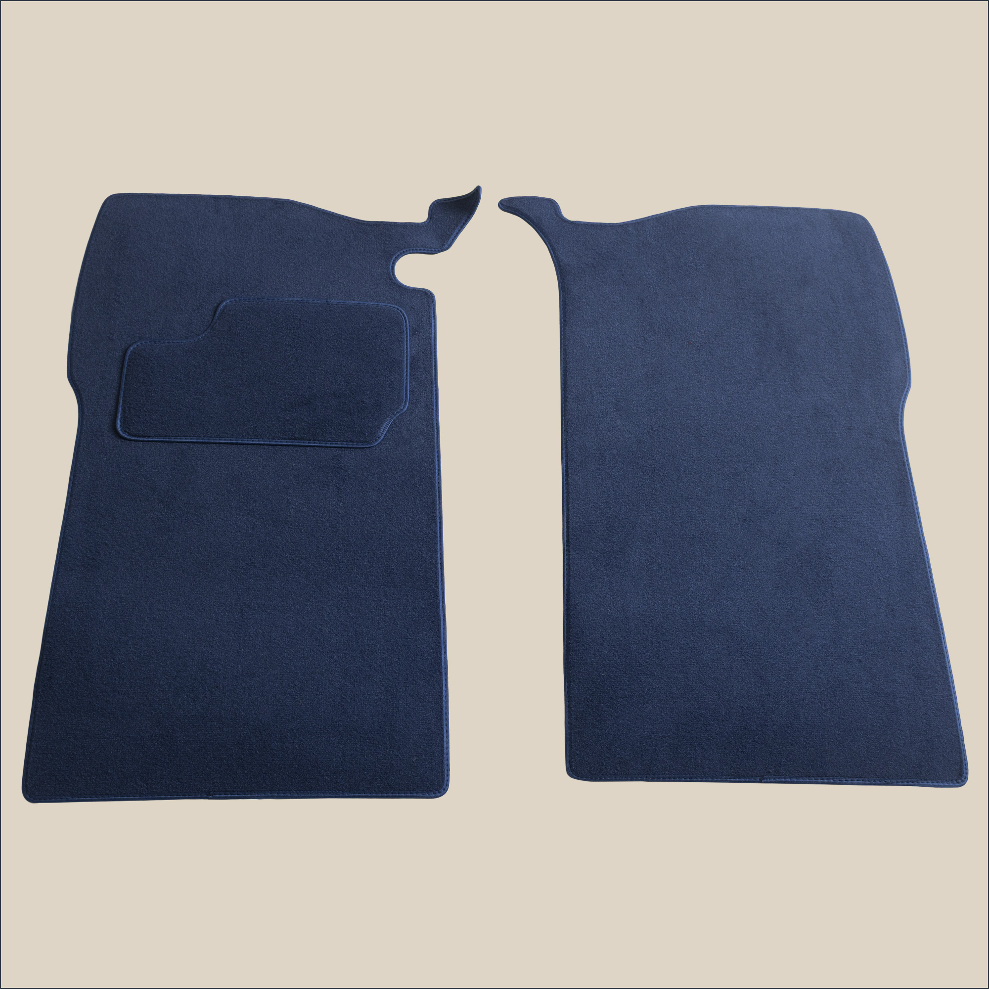 tapis avant bleu marine peugeot 404 berline