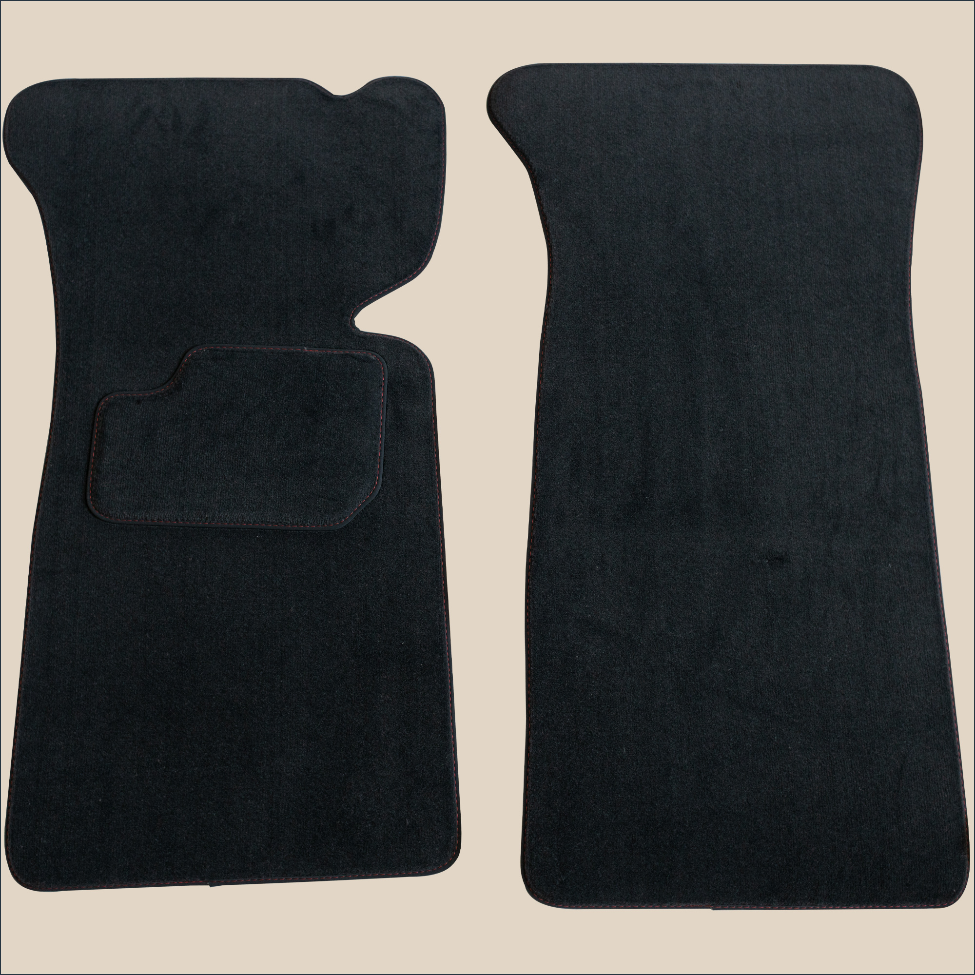 tapis avant peugeot 504 coupé surpiqure rouge
