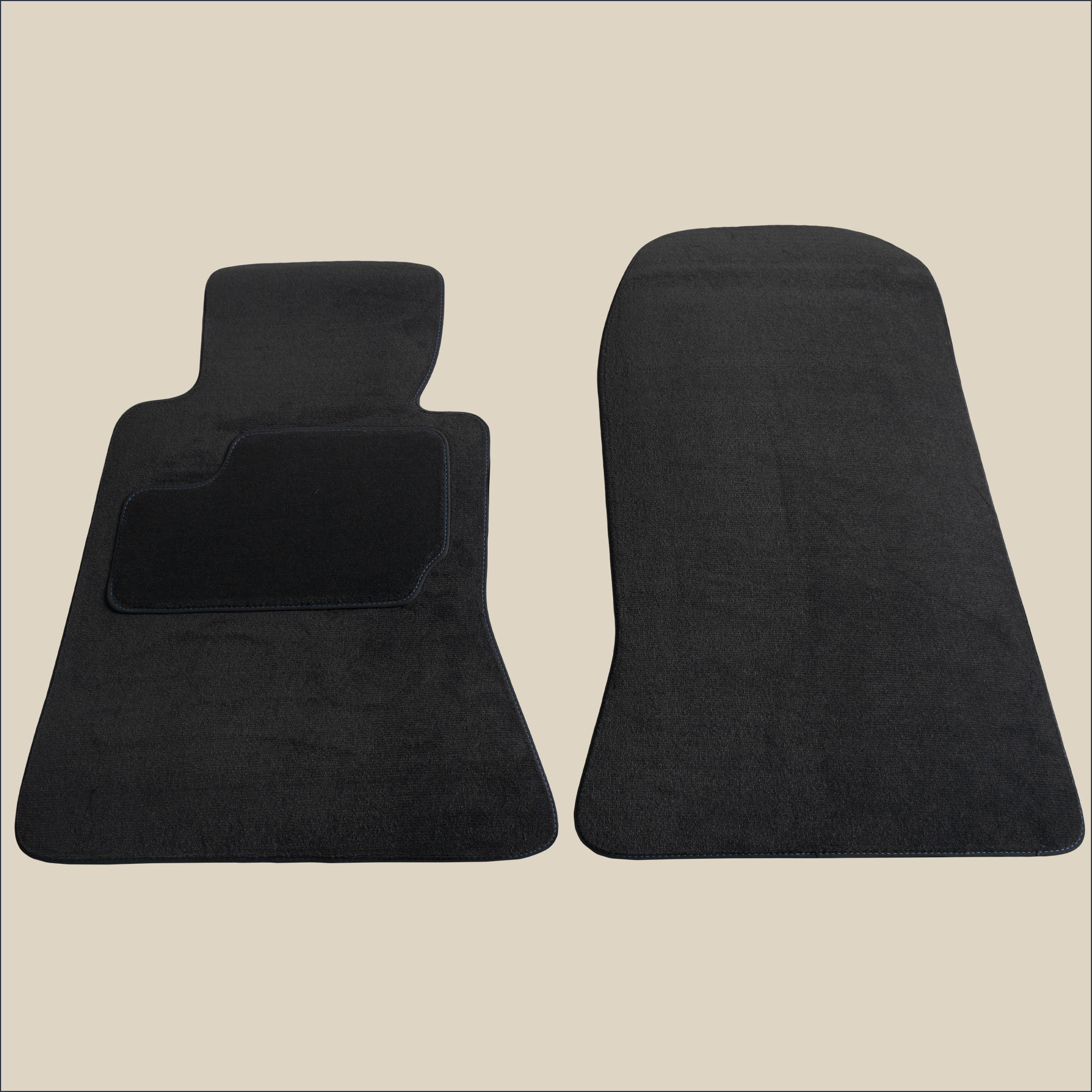 tapis avant surpiqure bleu mercedes w124 berline