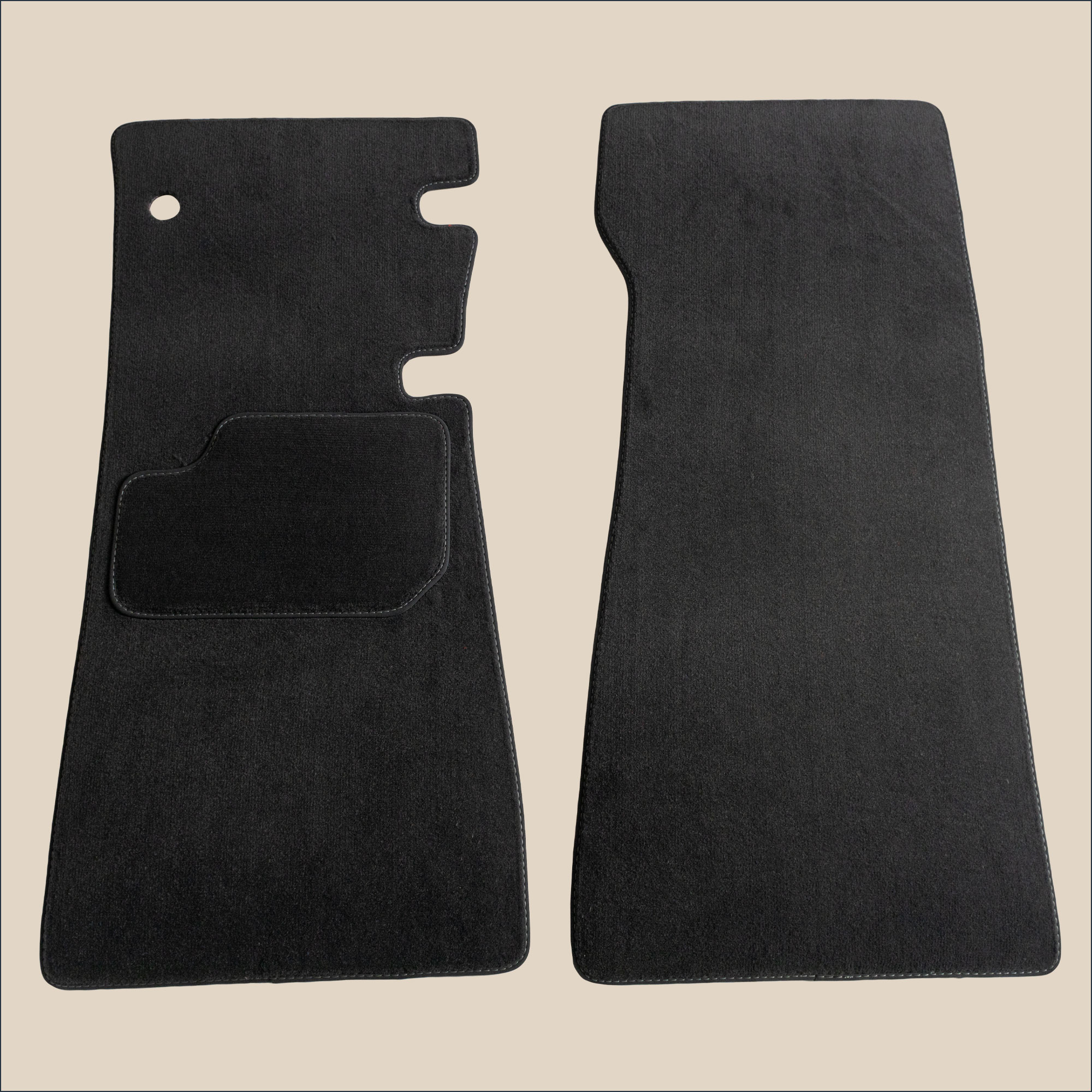 tapis avant surpiqure gris jaguar xj6 serie 1