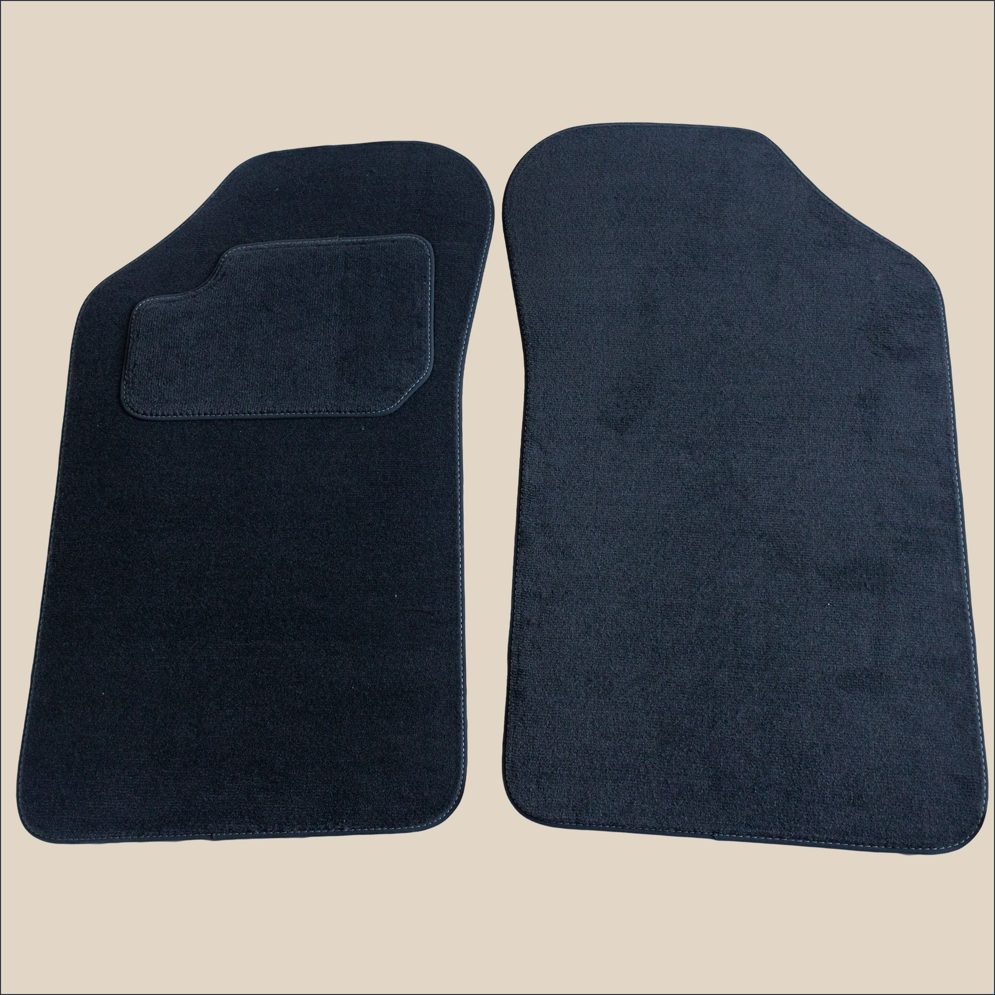 tapis avant surpiqure gris peugeot 205