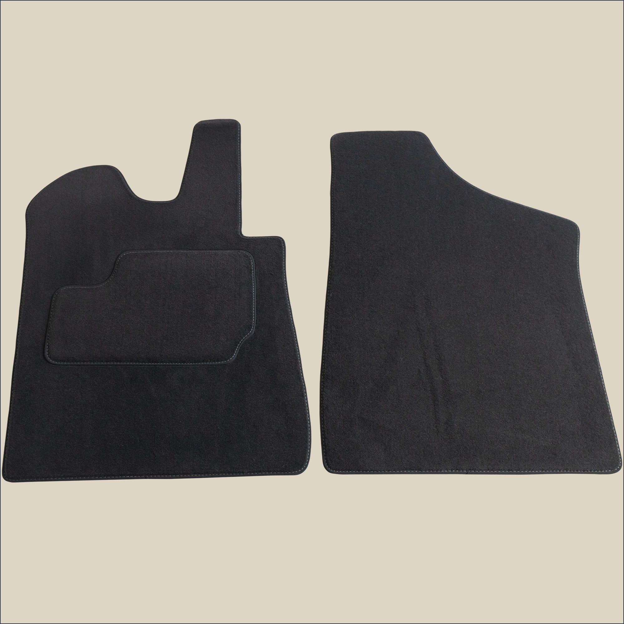 tapis avant surpiqure gris renault 30