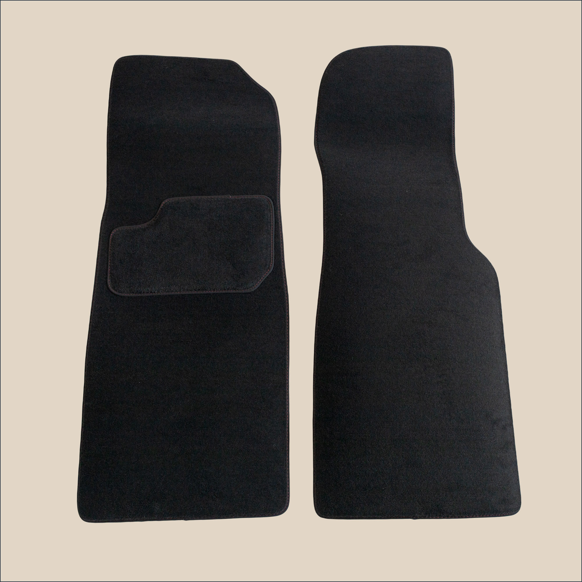 tapis avant surpiqure rouge jaguar xjs xj27 coupe