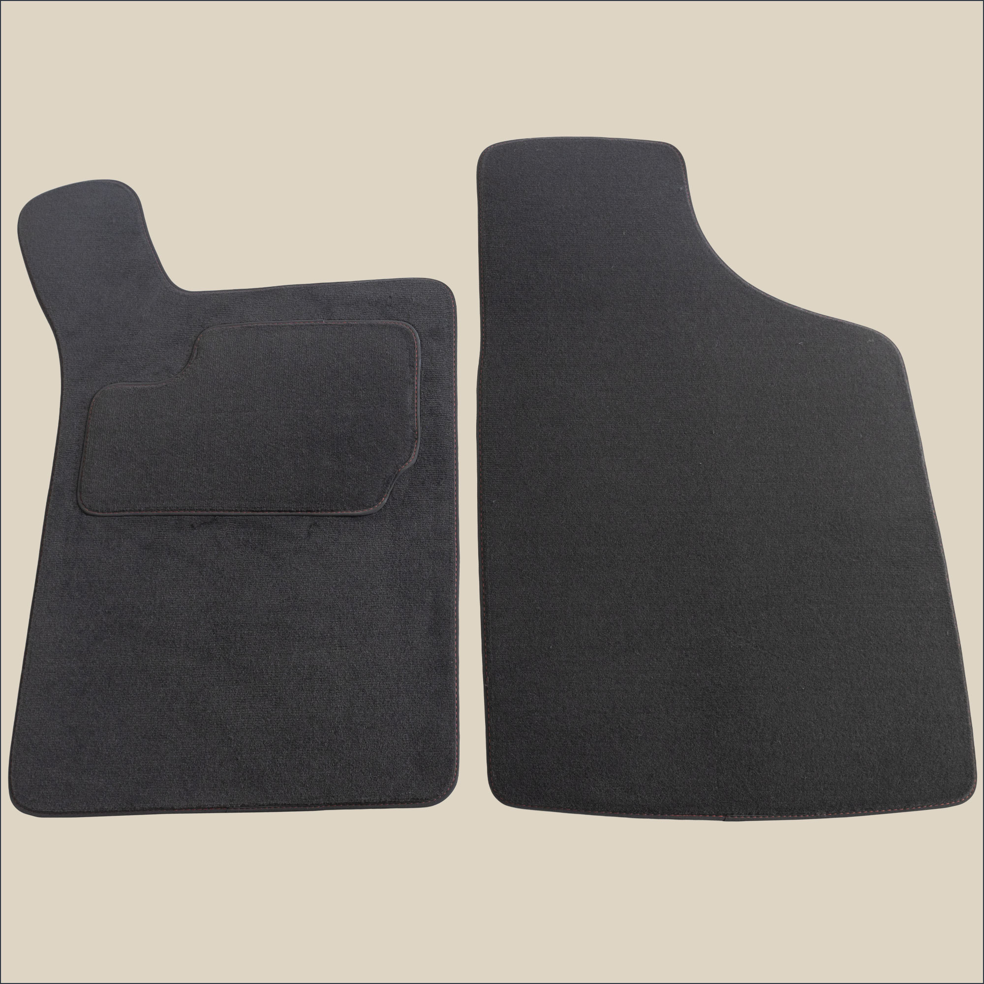 tapis avant surpiqure rouge renault 19 5 portes