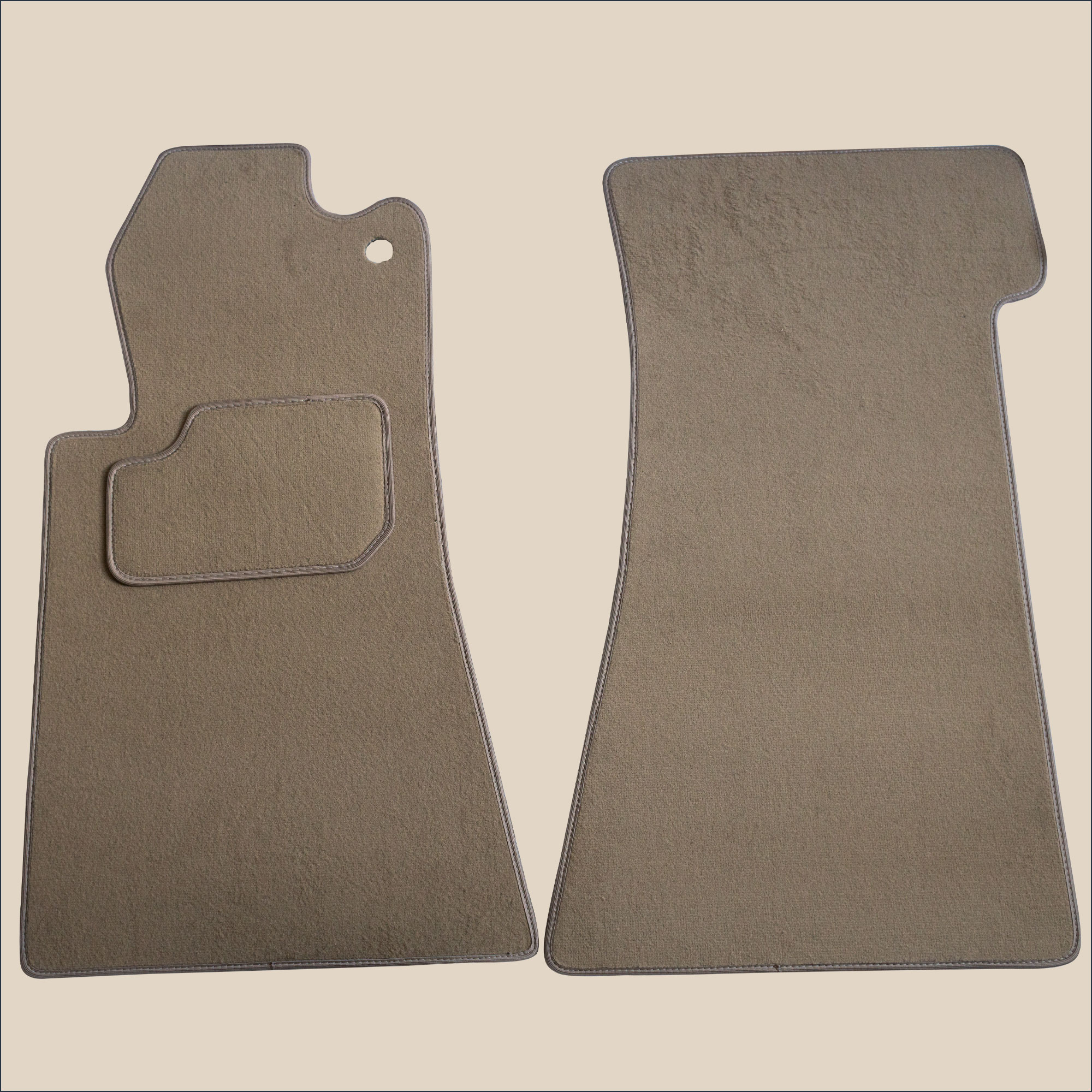 tapis beige avant mercedes classe slc w107