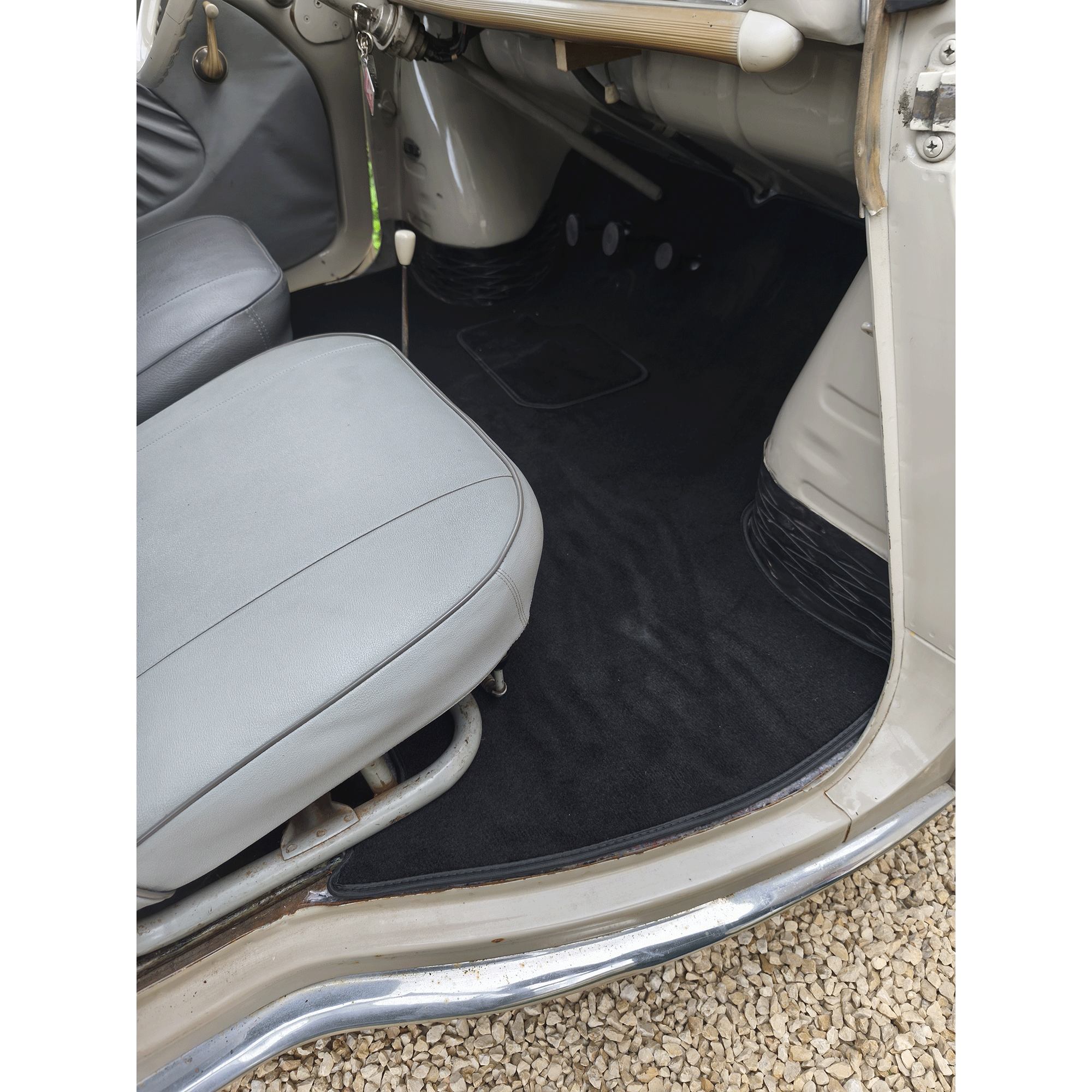 tapis noir renault 4cv