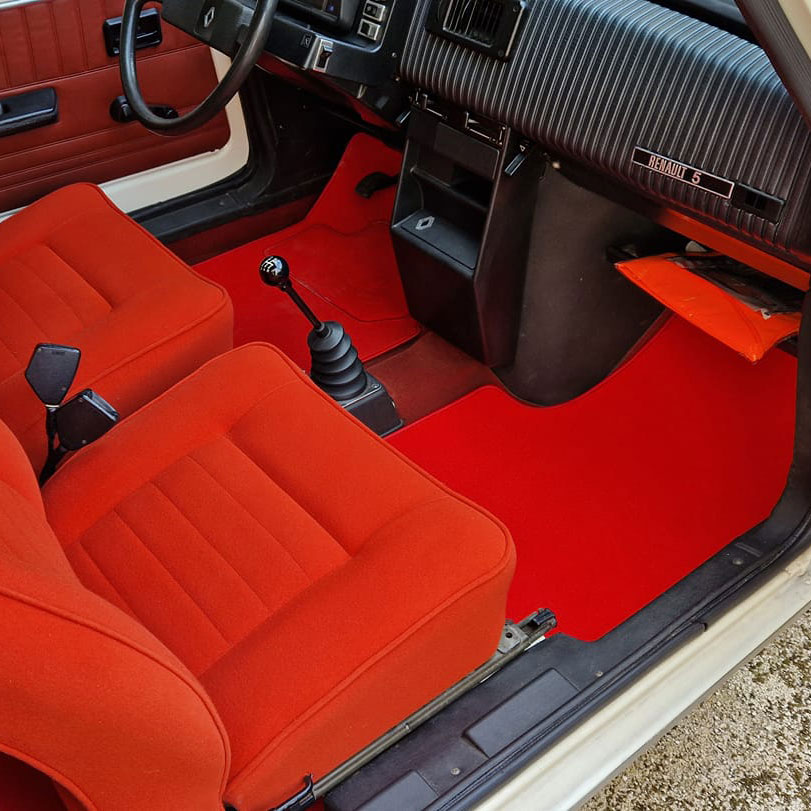 tapis rouge pour renault 5