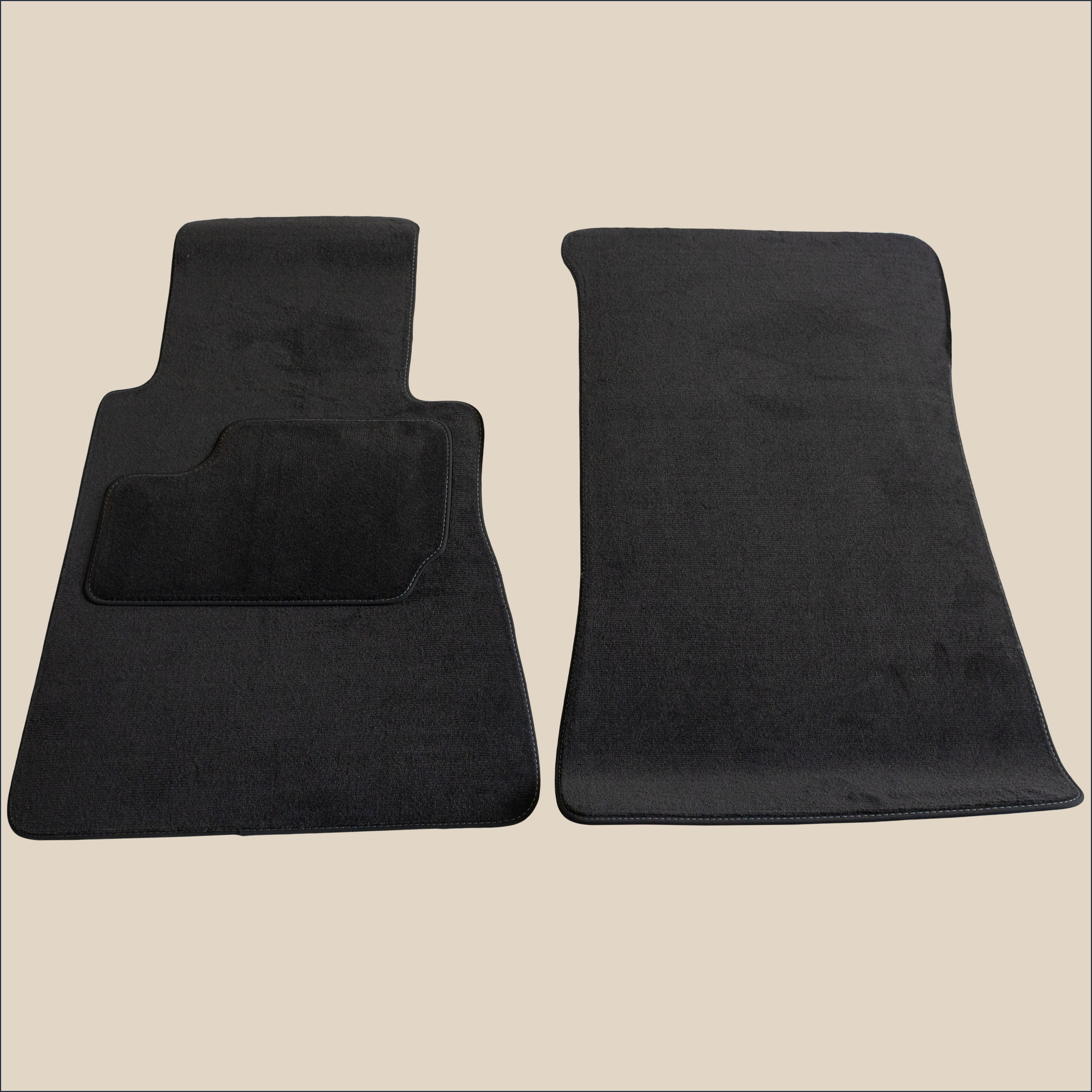 tapis surpiqure gris avant mercedes w123 coupe