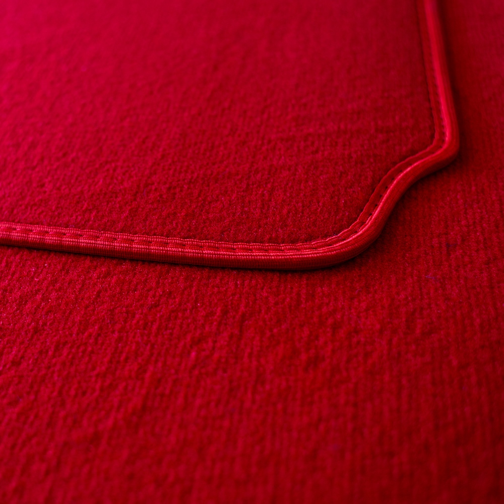 Moquette rouge pour voitures anciennes
