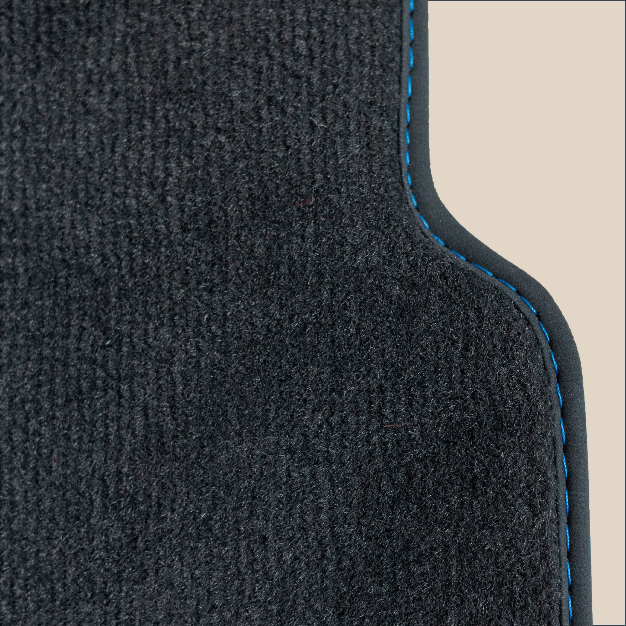 moquette voiture ancienne surpiqure bleue