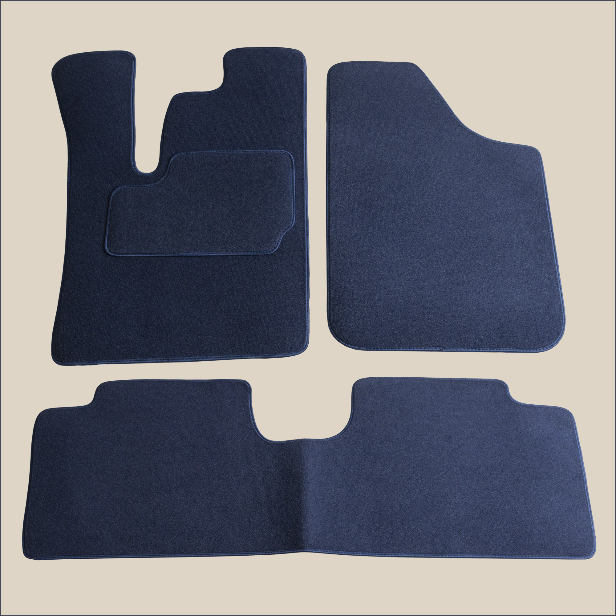 tapis bleu marine renault 18
