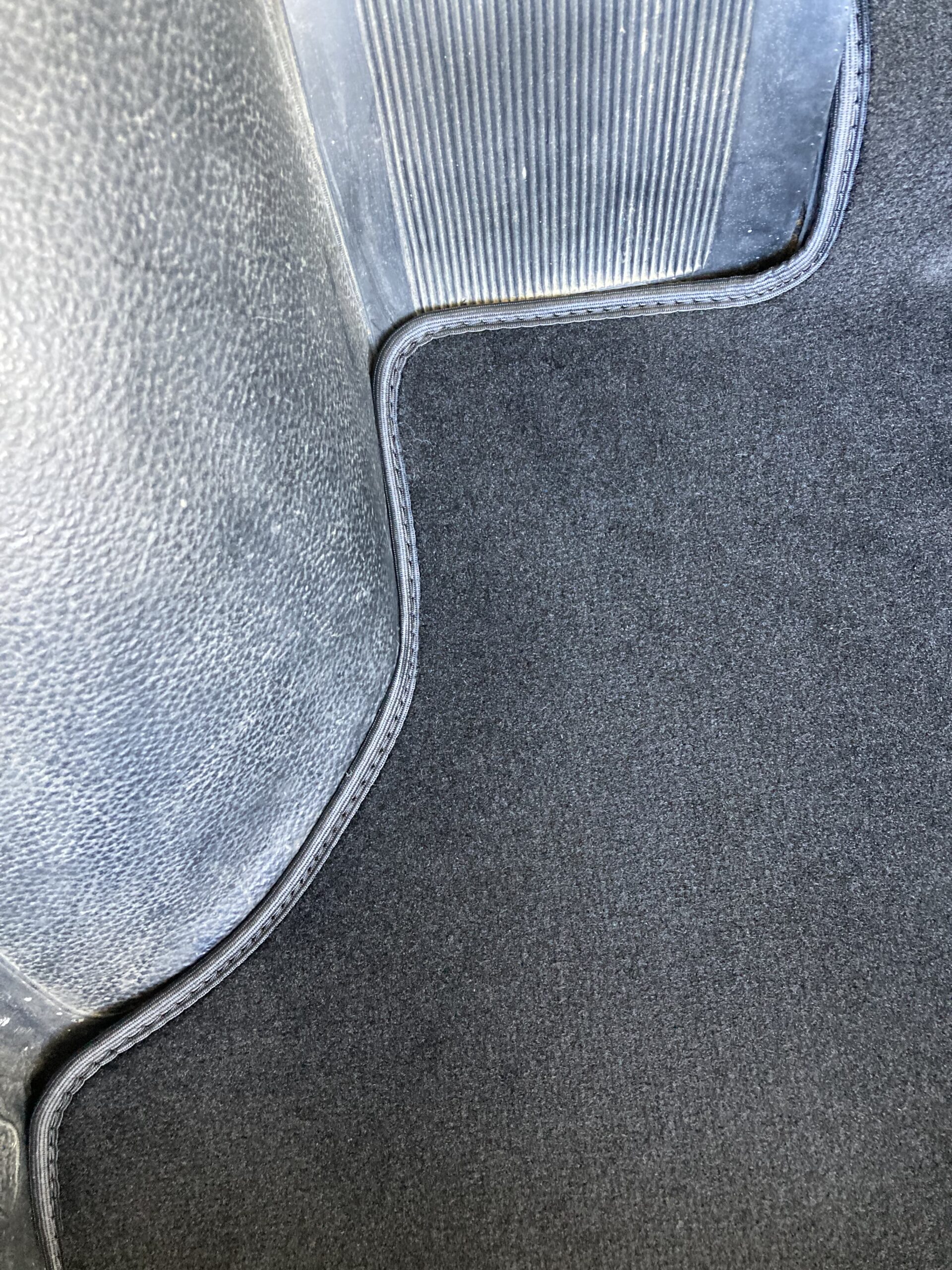 moquette noir de coffre peugeot 404 cabriolet