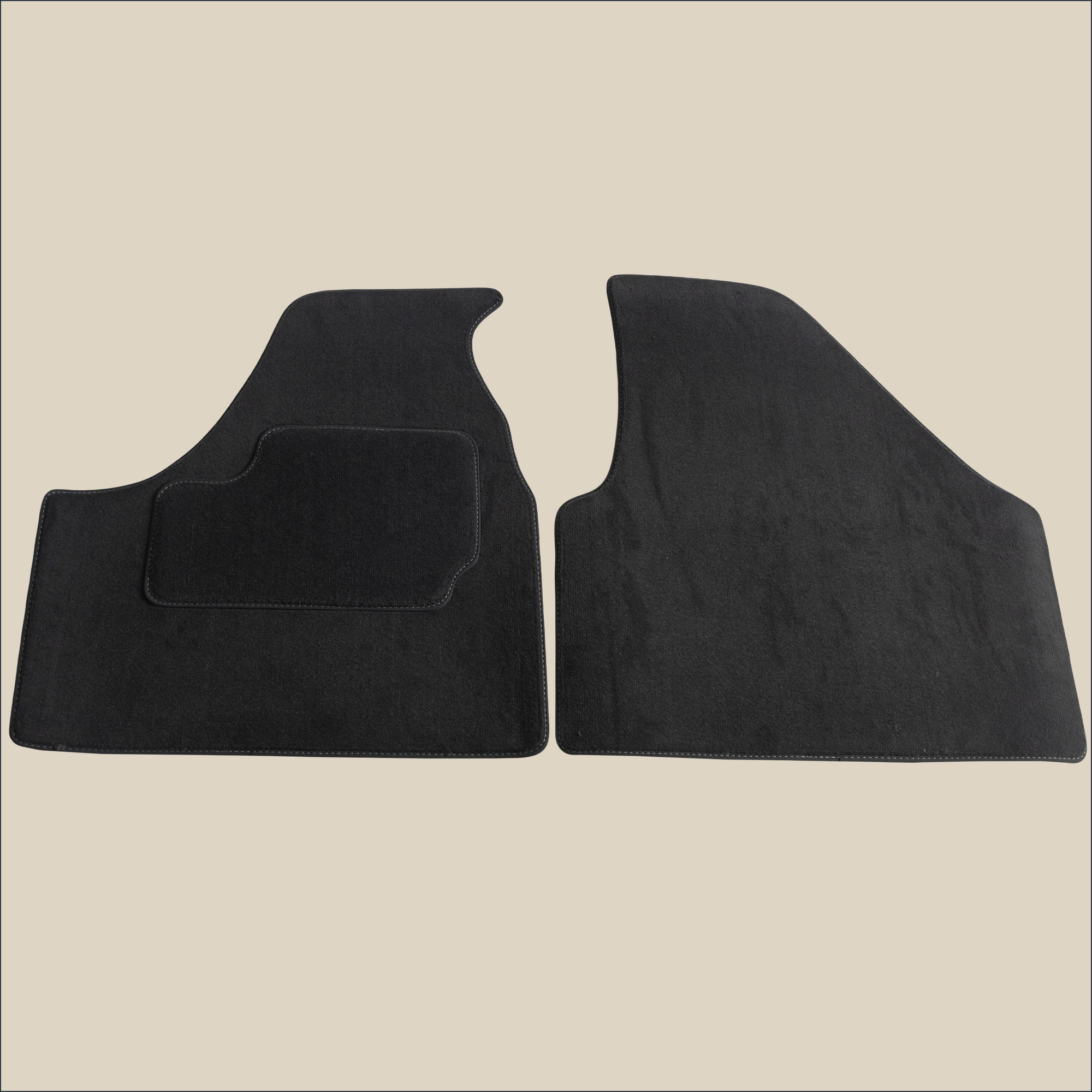 tapis avant surpiqure gris renault 17