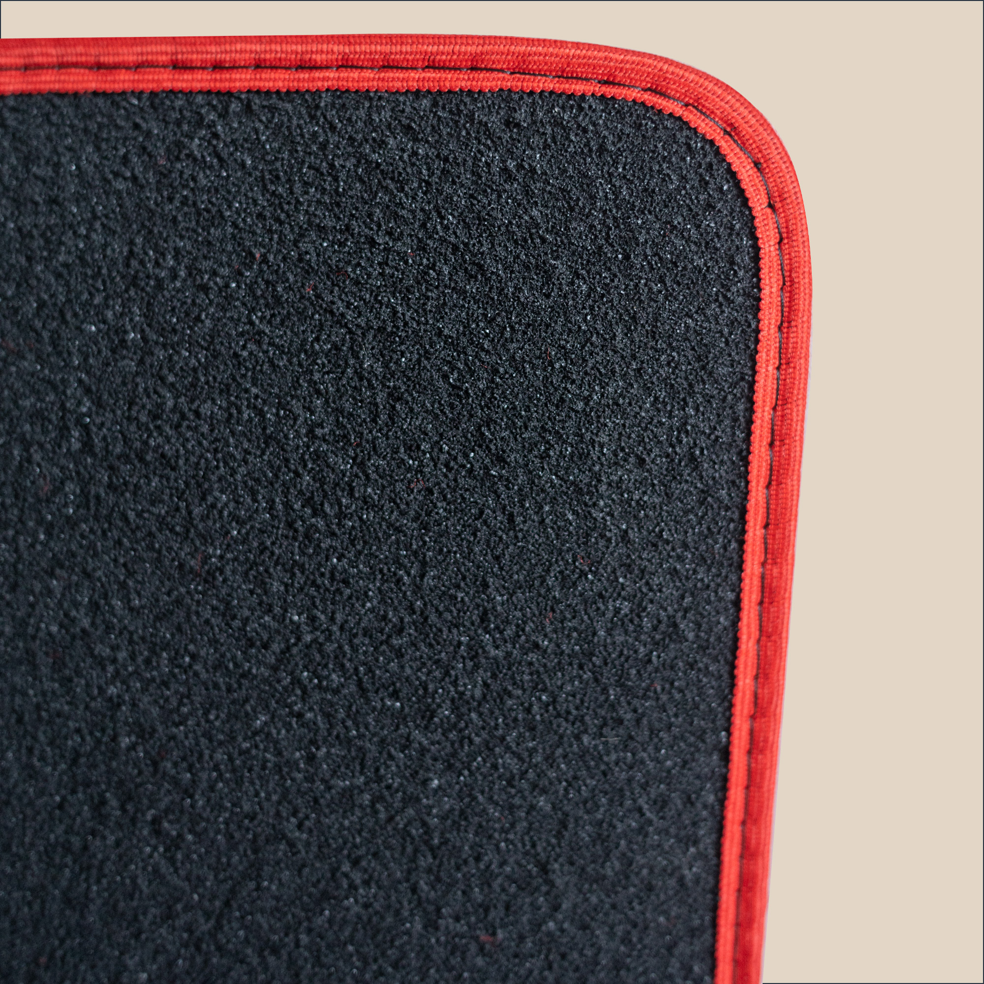 moquette rouge voitures youngtimers