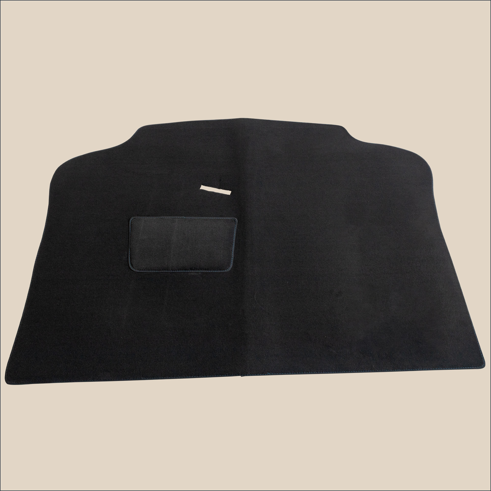 tapis surpiqure bleu-avant panhard pl17 berline