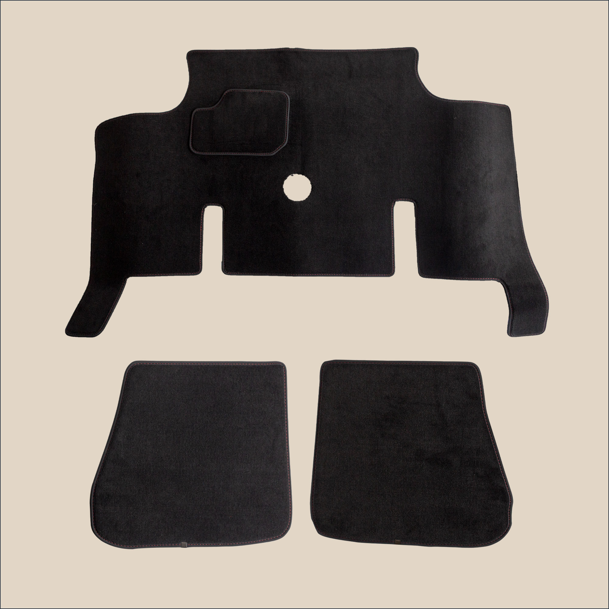 tapis surpiqure rouge renault dauphine sans decoupe