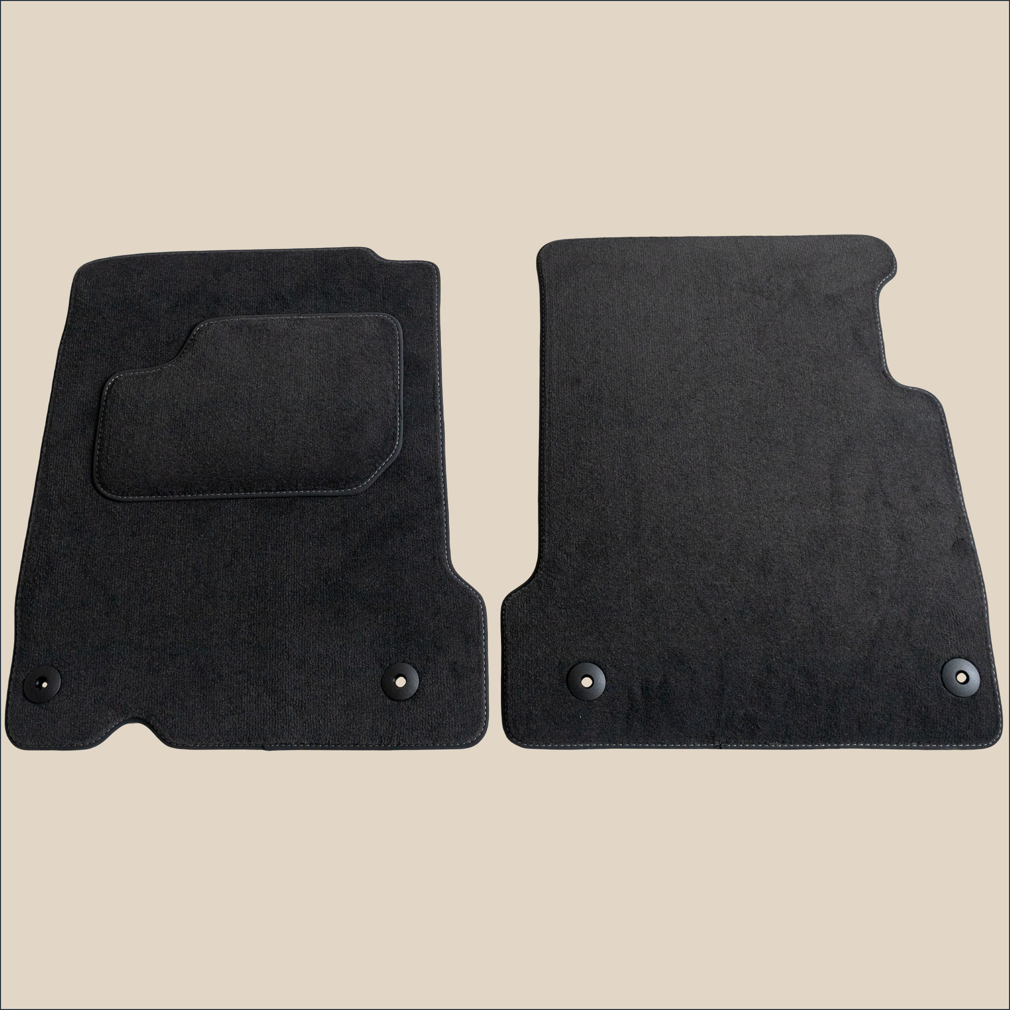 tapis surpiqure gris alfa romeo 8c competizione