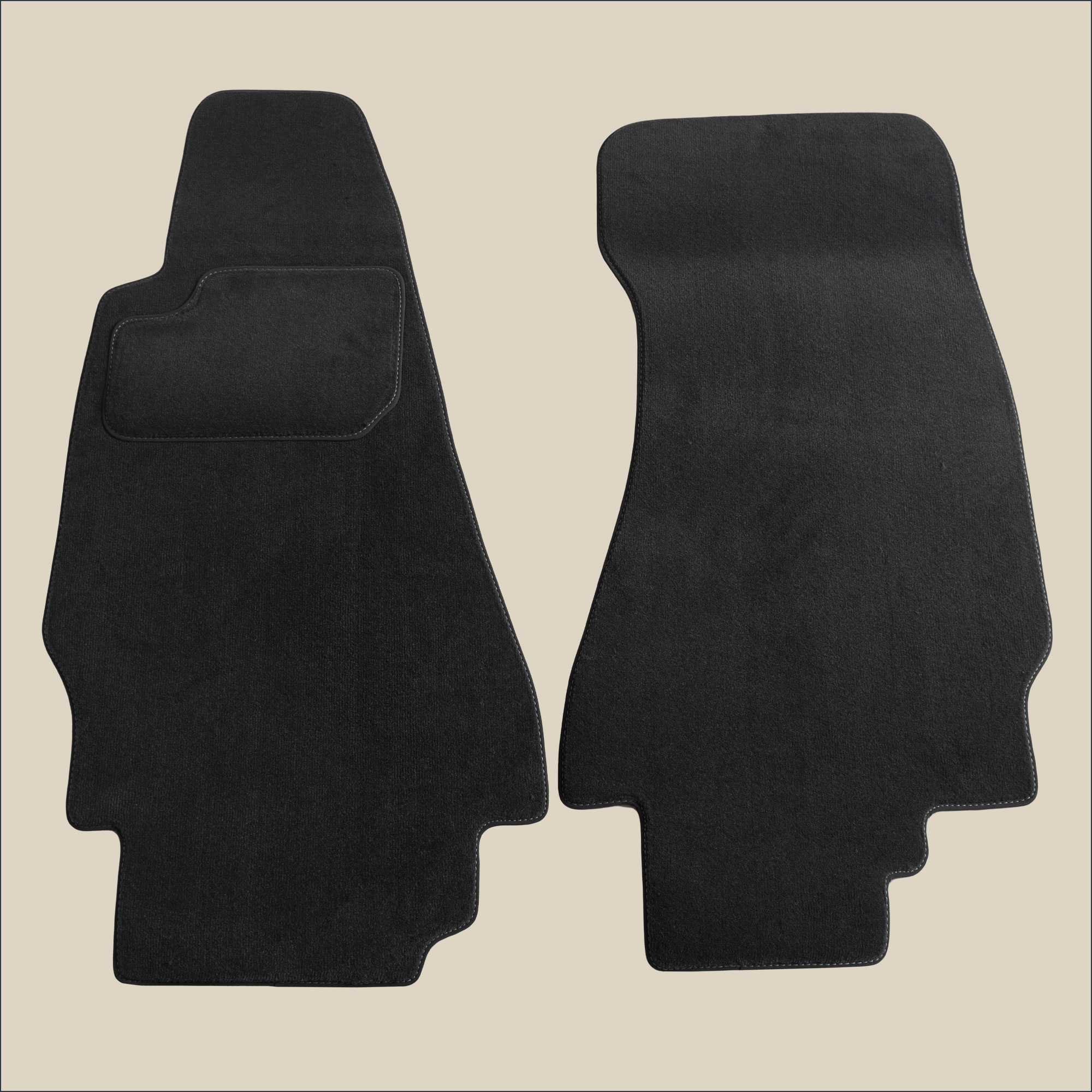 tapis avant surpiqure gris aston rapide