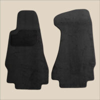 tapis avant surpiqure rouge aston martin vantage v8