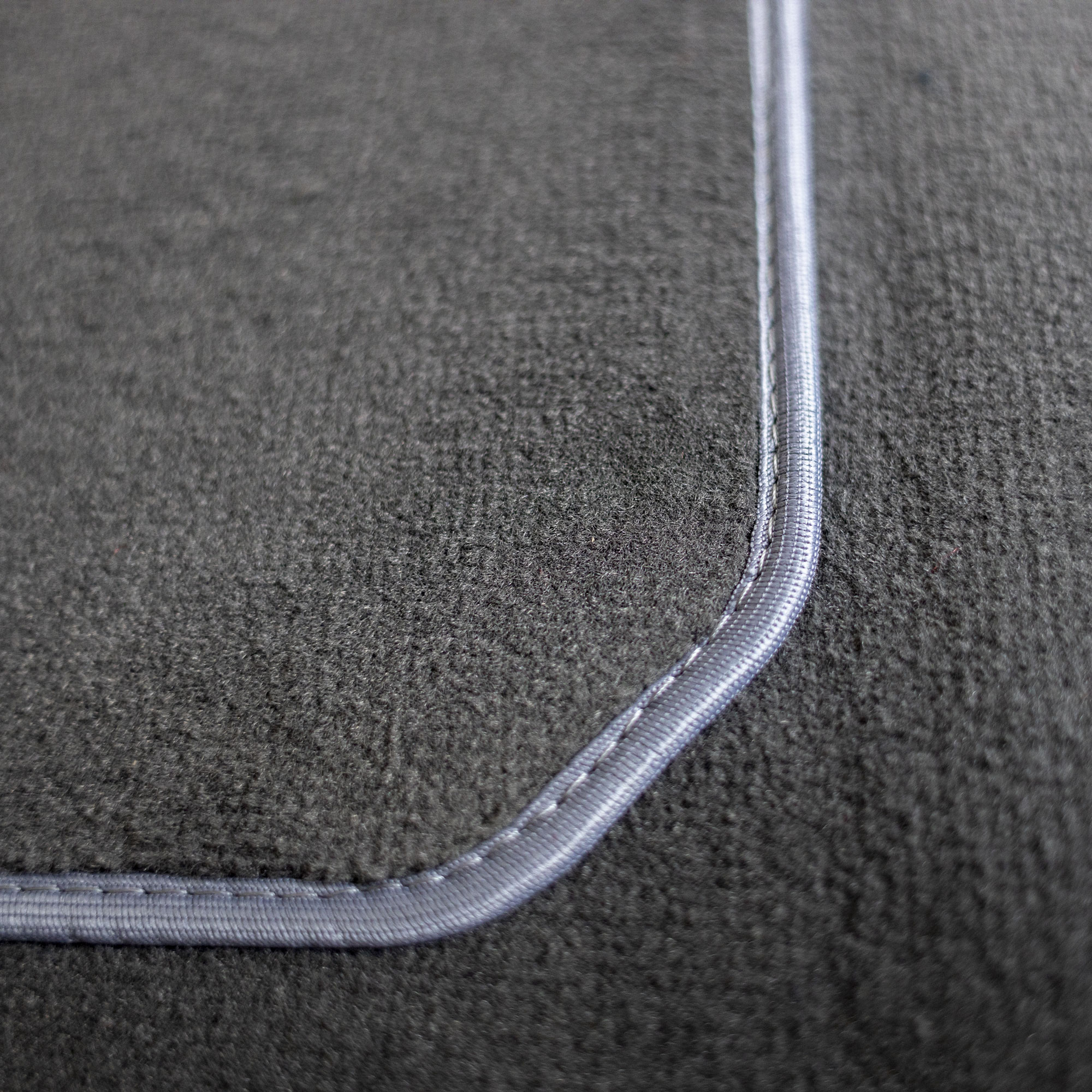 tapis gris voitures anciennes youngtimers