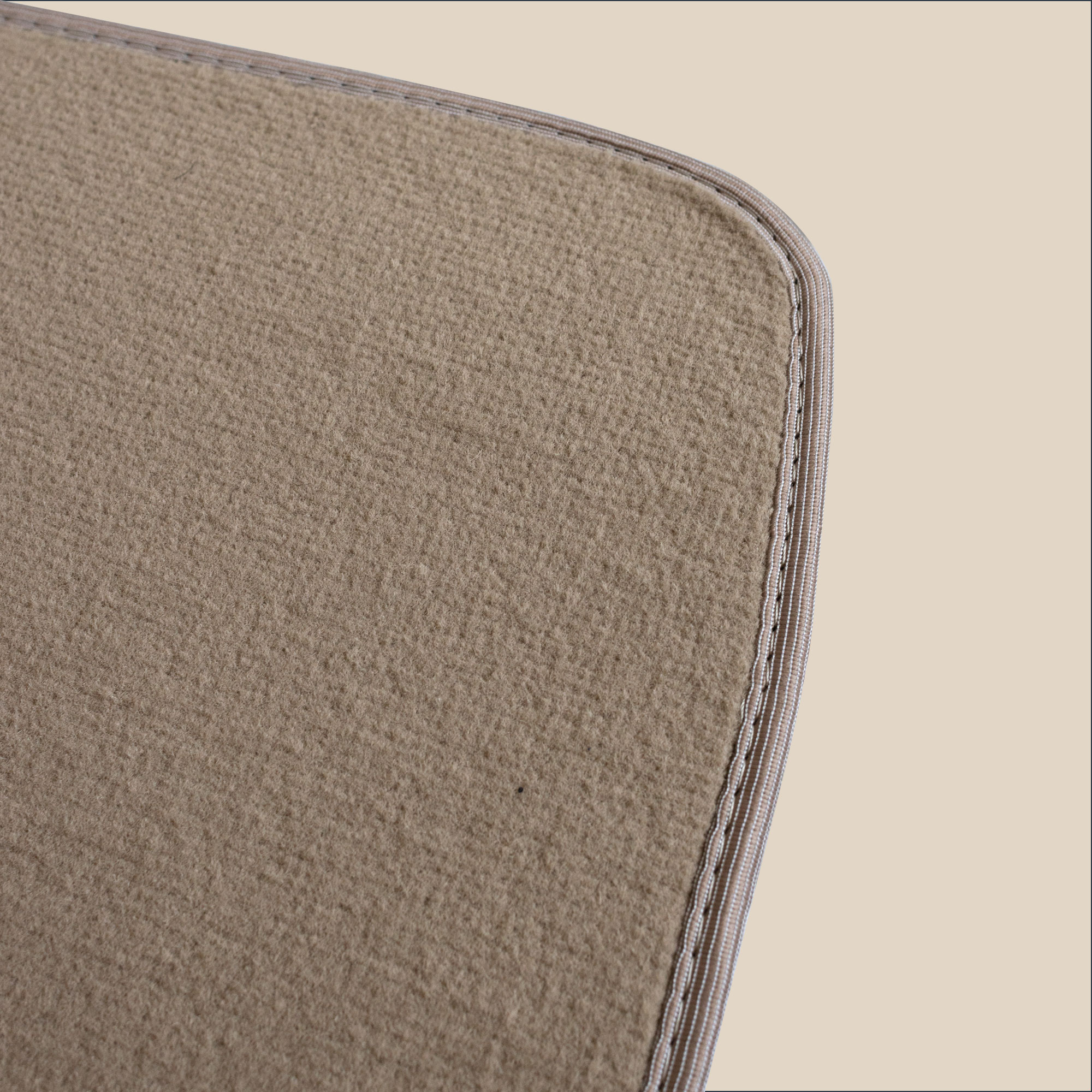 tapis de coffre beige voitures anciennes