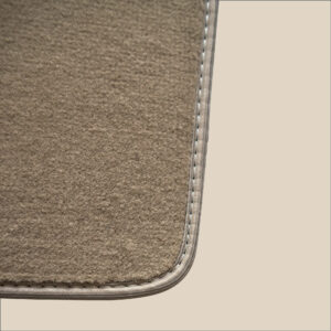 tapis beige voitures anciennes youngtimers