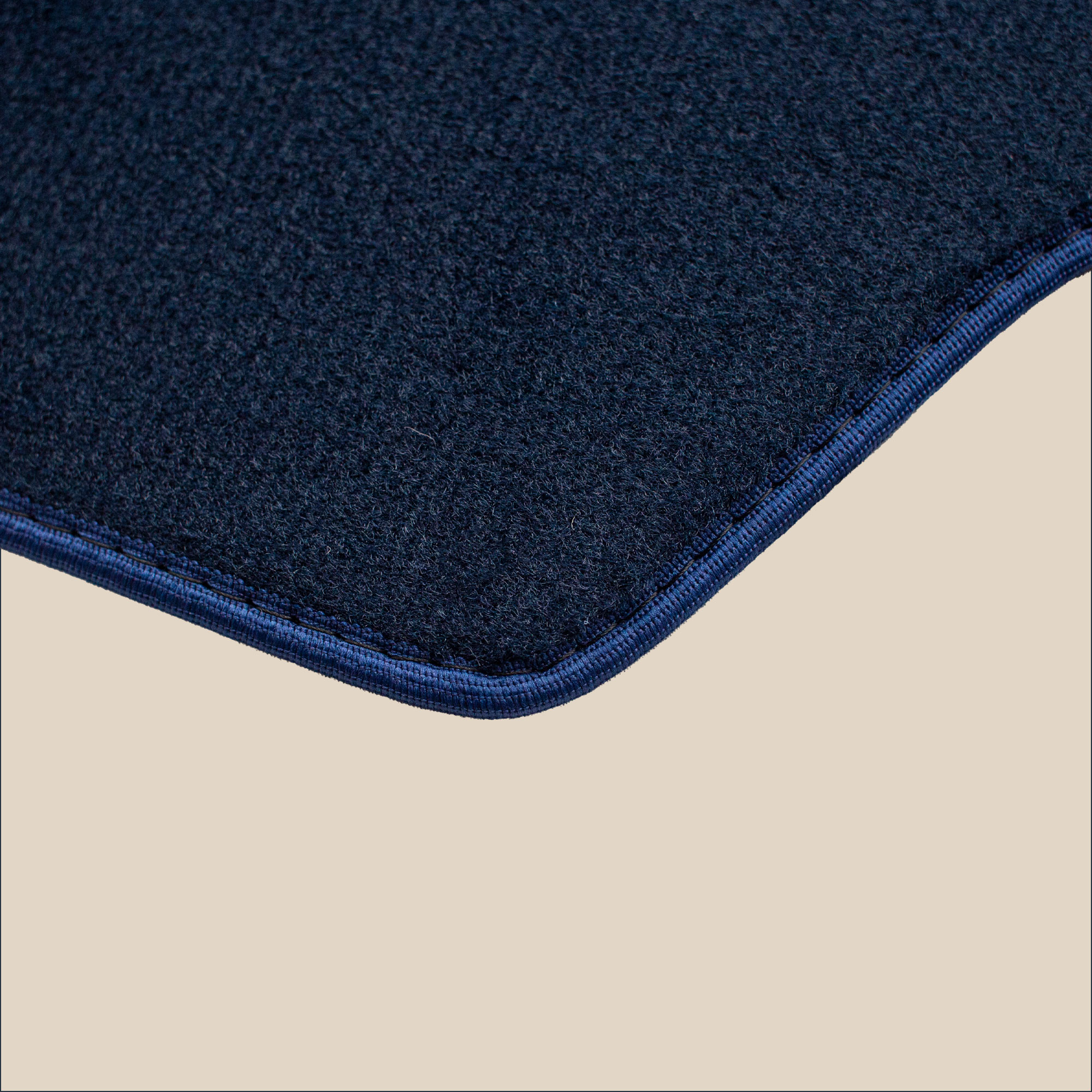 tapis bleu marine voitures anciennes youngtimers