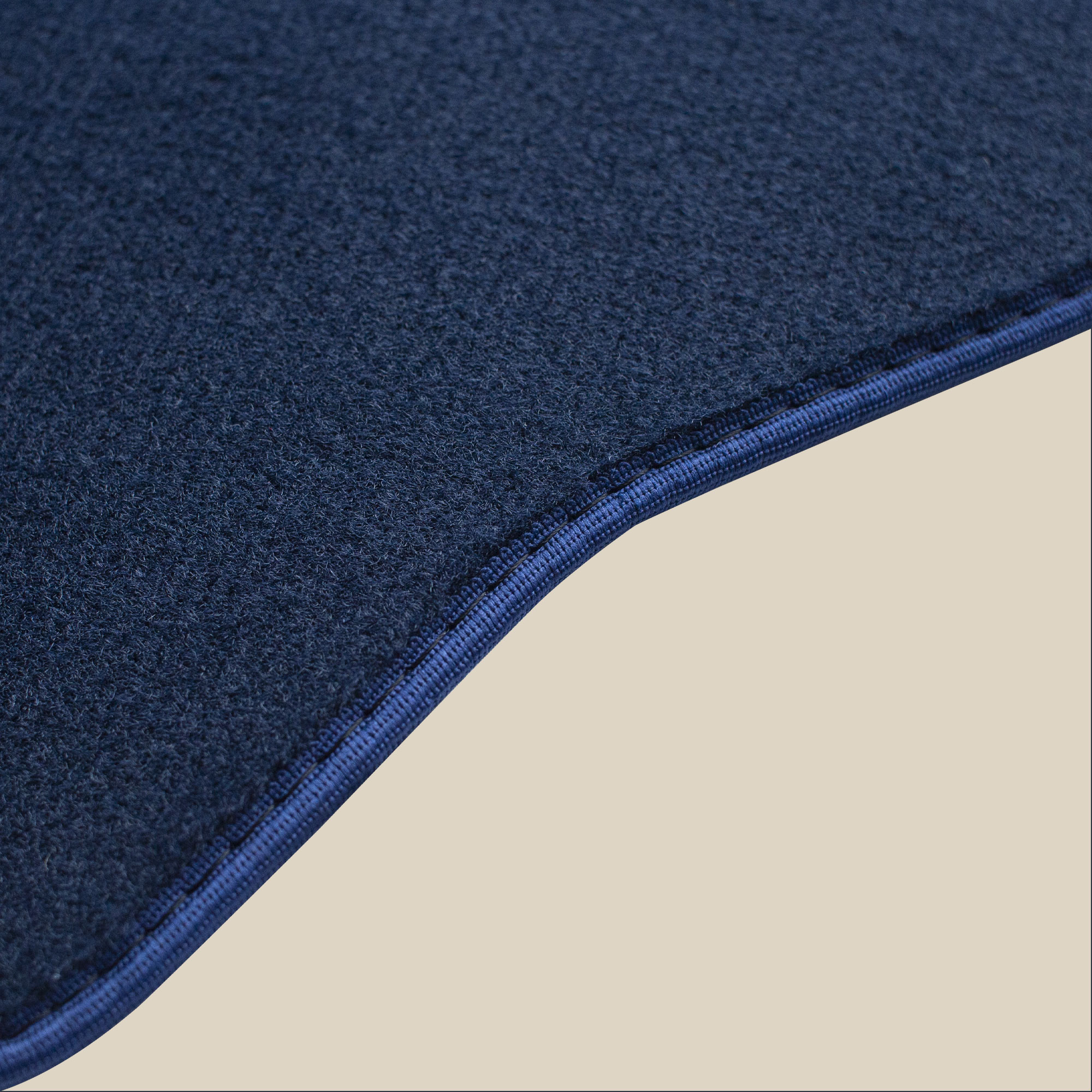 tapis de coffre bleu marine