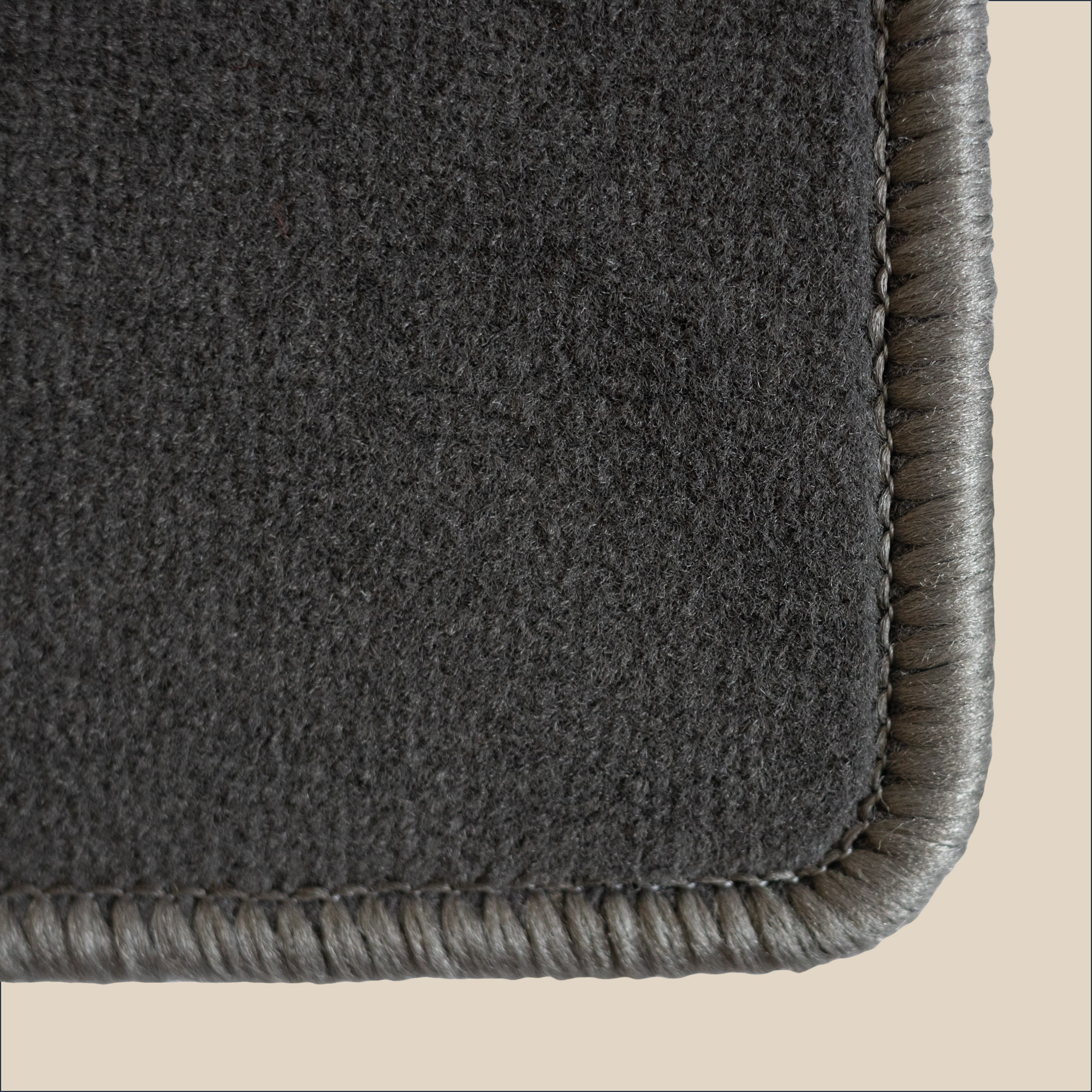 tapis sur-mesure gris voitures anciennes youngtimers